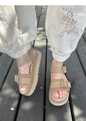 W Goldenstar villa sandal Mustard Seed UGG